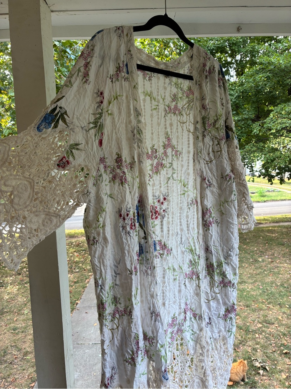 Umgee White Floral Crochet Sleeve Kimono